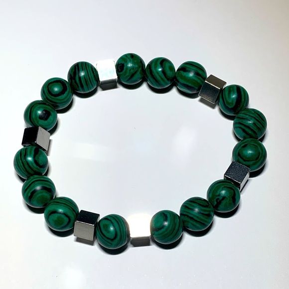 Malachite inspired bead stretch bracelet with stainless steel accents - Picture 1 of 2